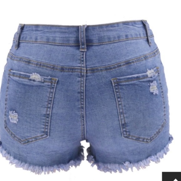 Distressed jean shorts NWT - Picture 5 of 10